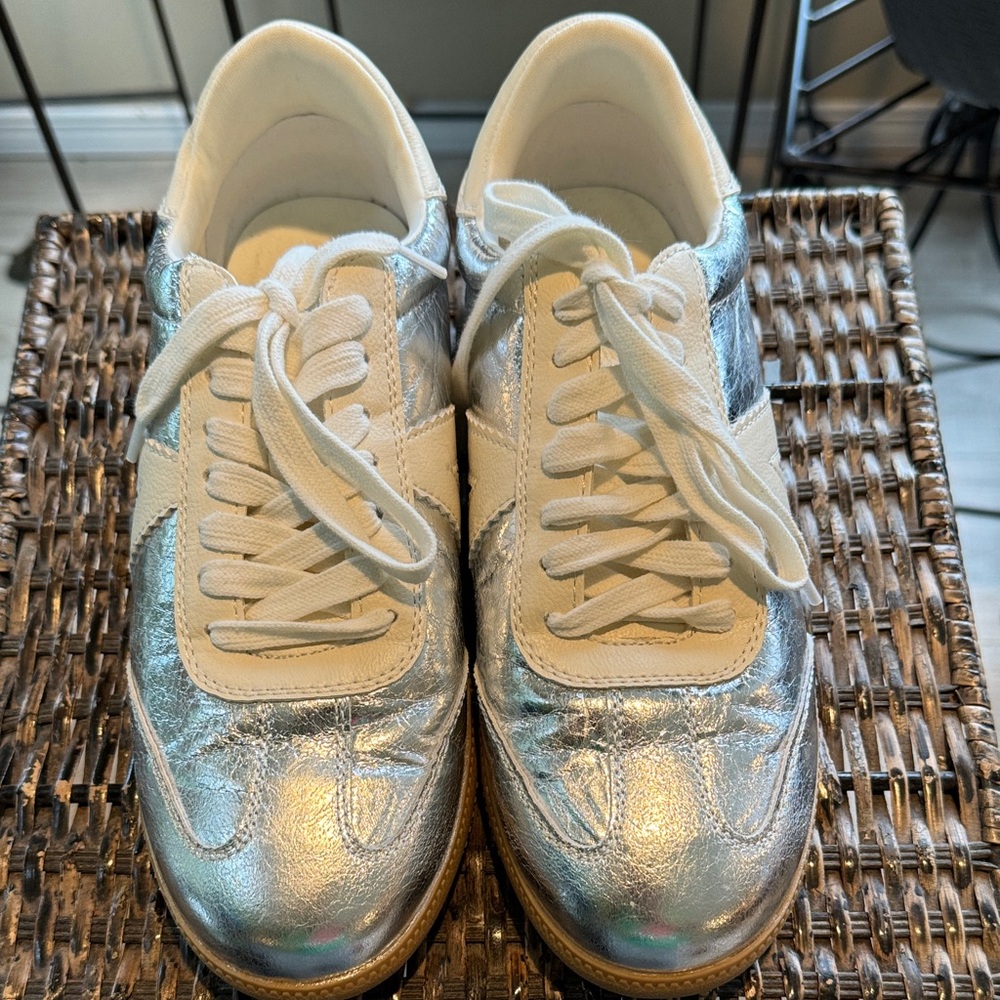 Mia‎ Girl Metallic Silver and White Women's Sneakers Size 9